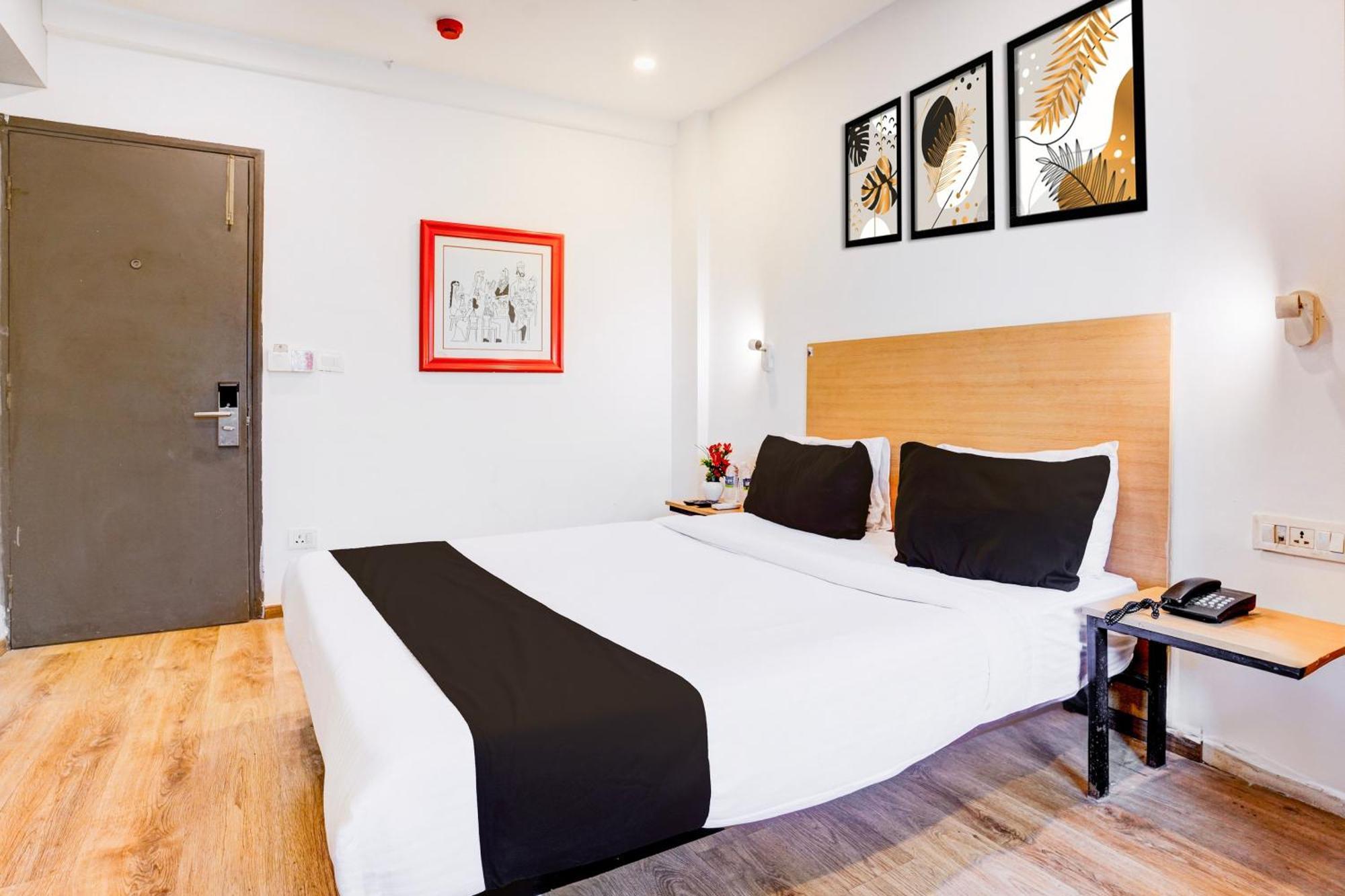 Super Townhouse Khar The Unicontinental Hotell Mumbai Exteriör bild