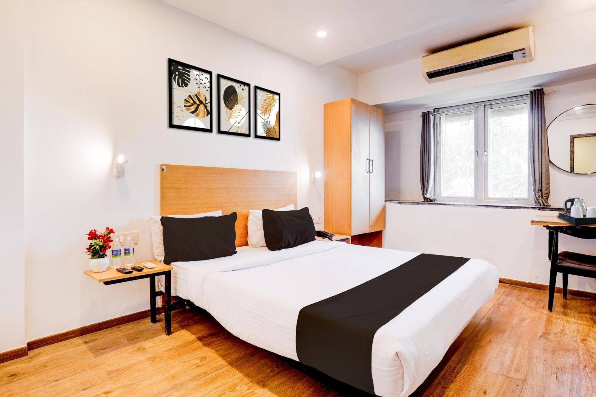 Super Townhouse Khar The Unicontinental Hotell Mumbai Exteriör bild