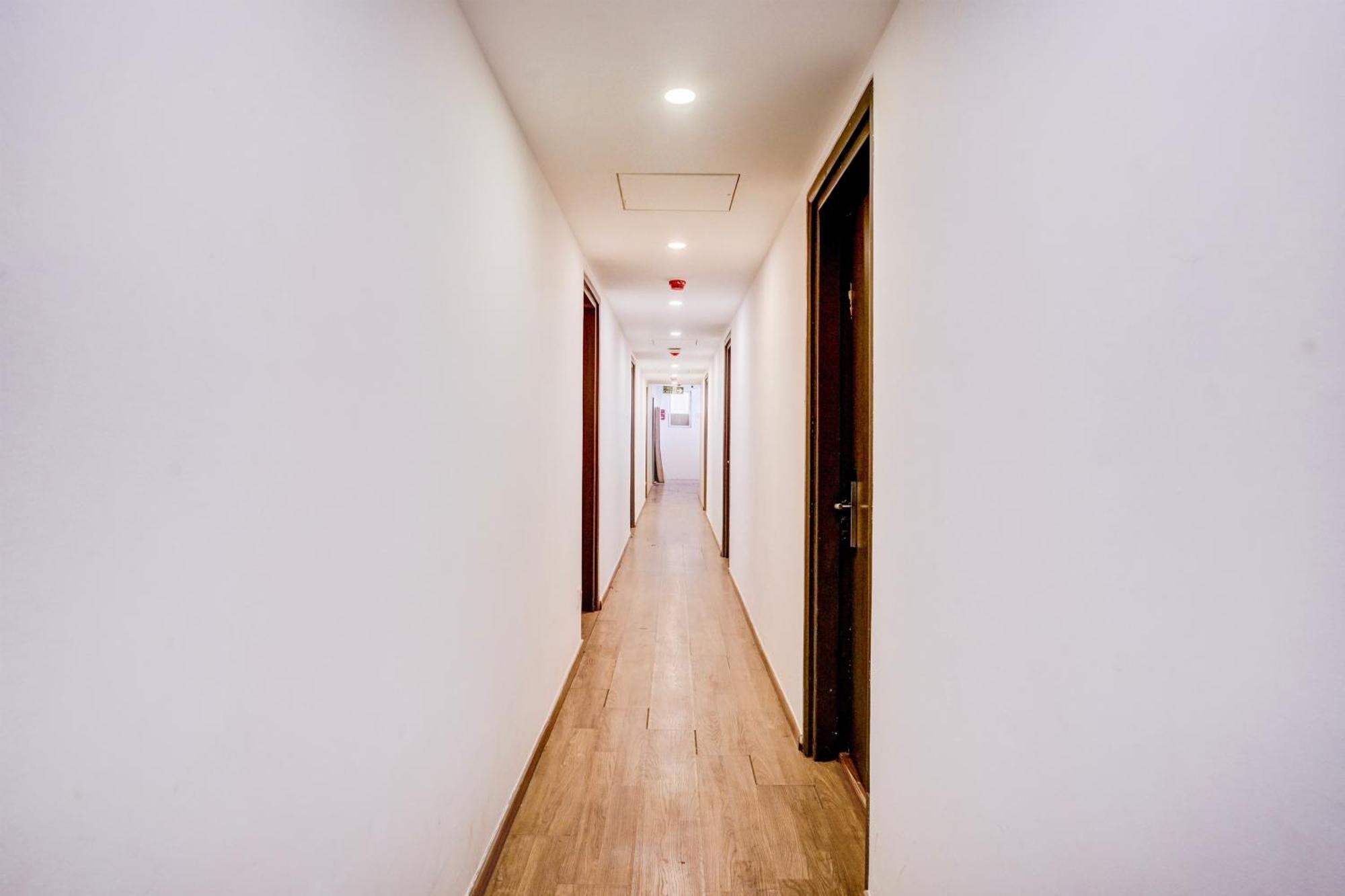 Super Townhouse Khar The Unicontinental Hotell Mumbai Exteriör bild